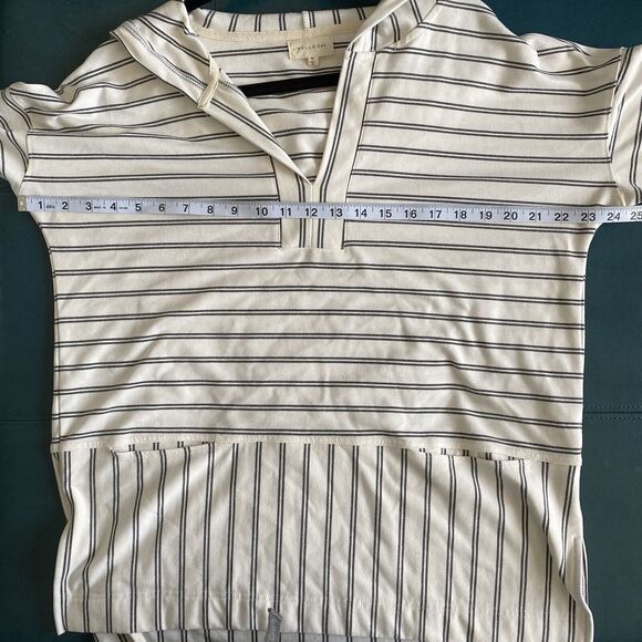 MELLO DAY Women's White And Black Striped W/front Pockets Sweatshirt Medium - Picture 3 of 13